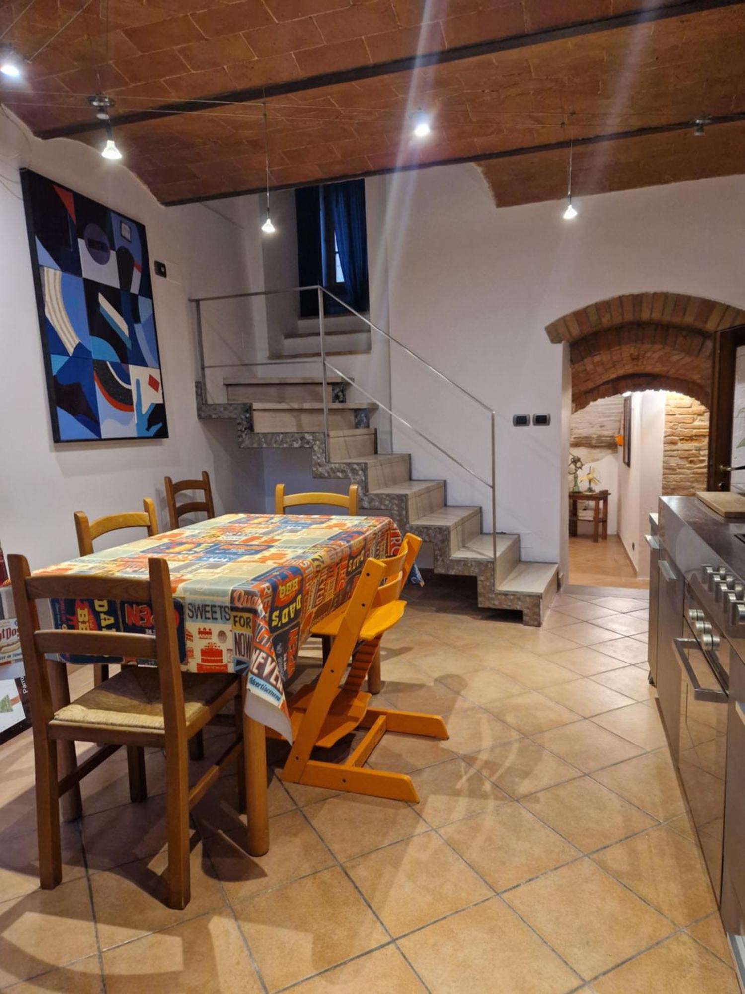 Alla Cisterna-Civico 21 Apartman Gambassi Terme Kültér fotó